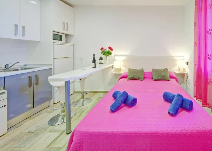 Muralla Roja-3 By Interhome Κάλπε